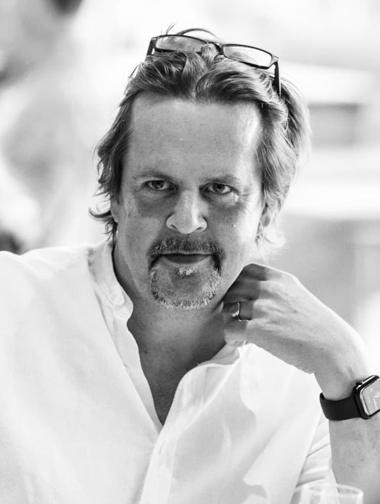 Heilpraktiker Bernd Göler von Ravensburg in seiner Praxis in Laudenbach